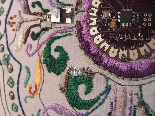 Lilypad Arduino Ebroidery