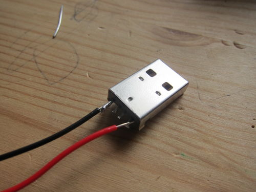 The extension cord to the extra male connector
